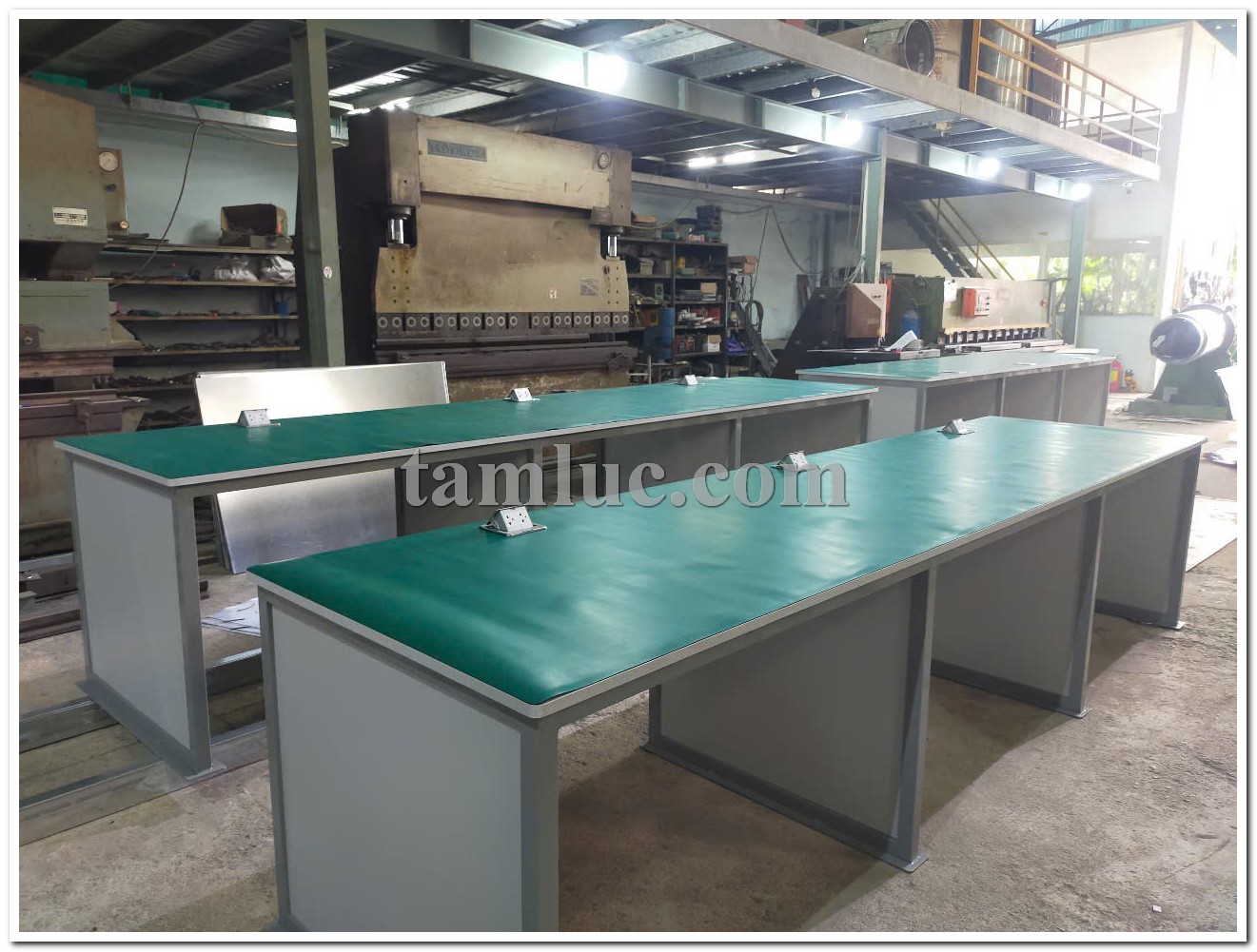 Bàn Thao Tác, Bàn Nguội - Giải Pháp Hoàn Hảo Cho Nhà Xưởng