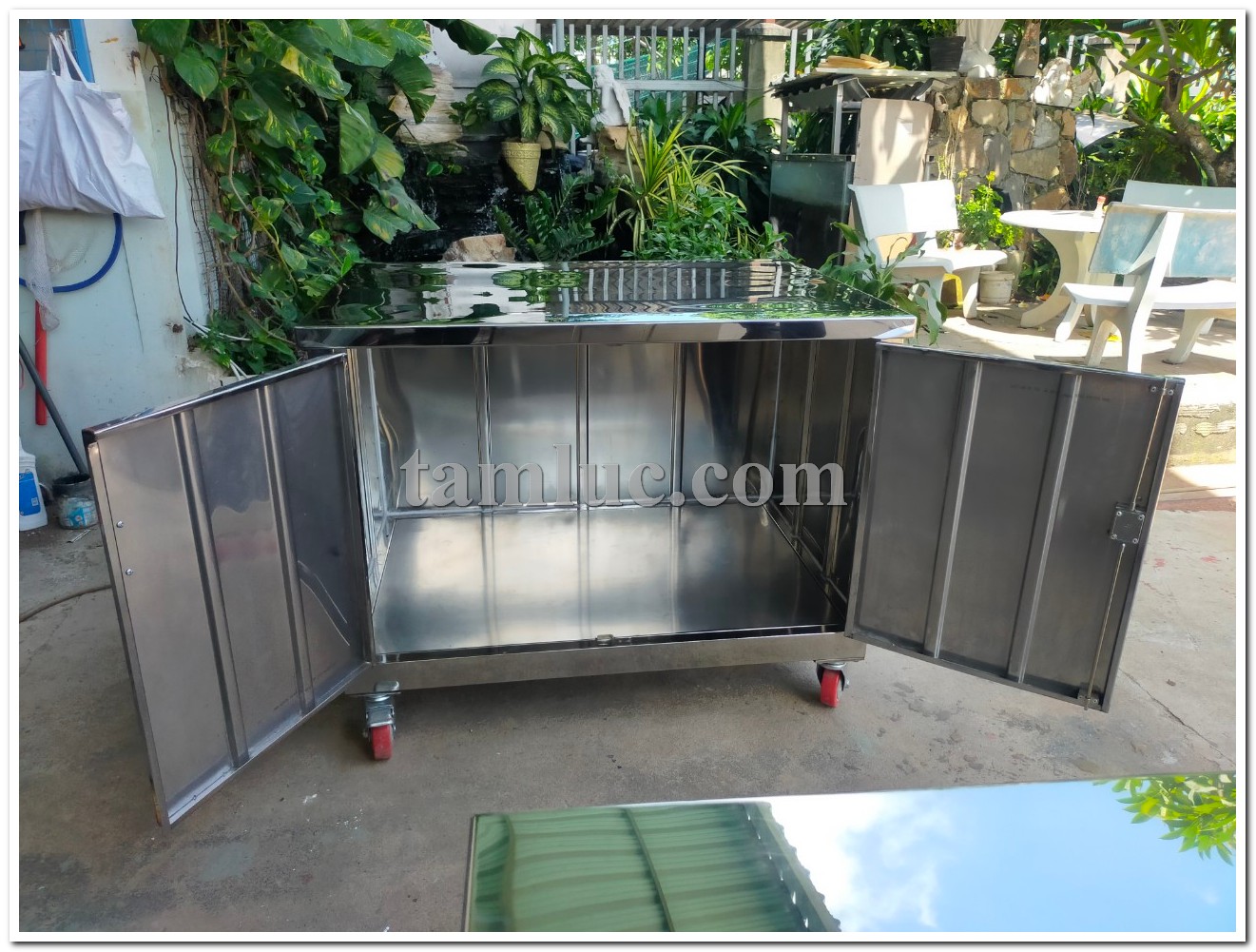 Xe đẩy inox thùng kín 