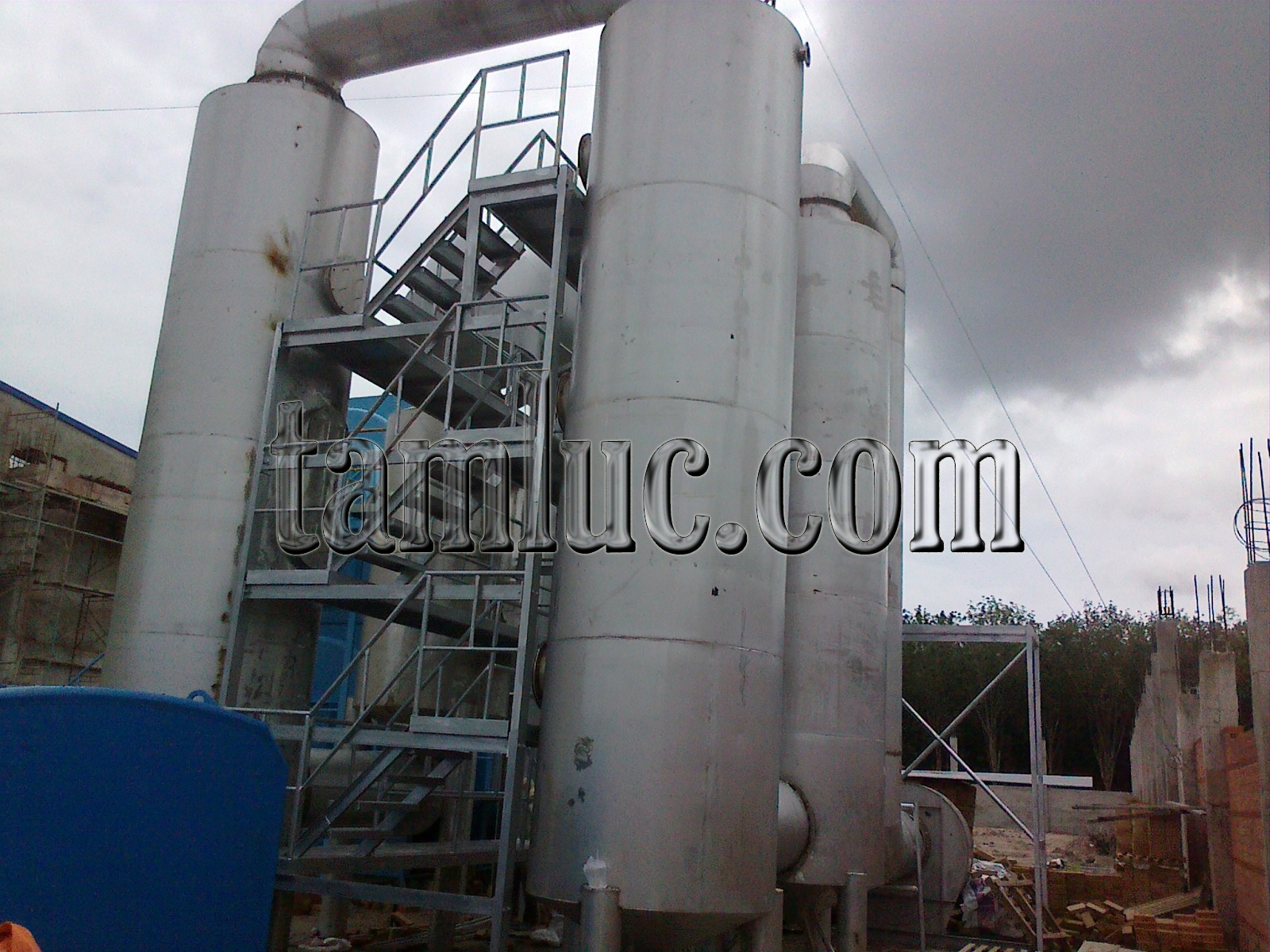 Thiết bị xử lý khí thải