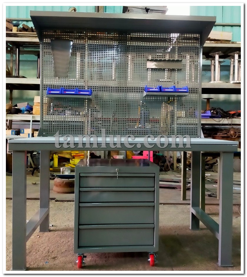 Bàn nguội cơ khí - Bàn làm việc